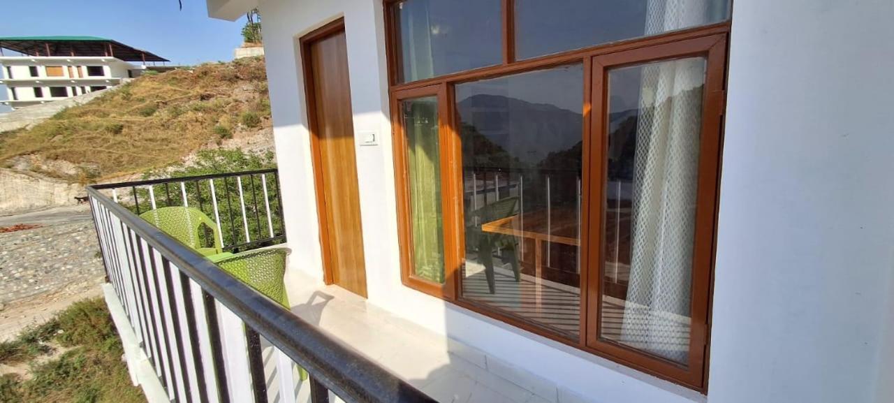 Parvatiya Homestay Мусори Екстериор снимка