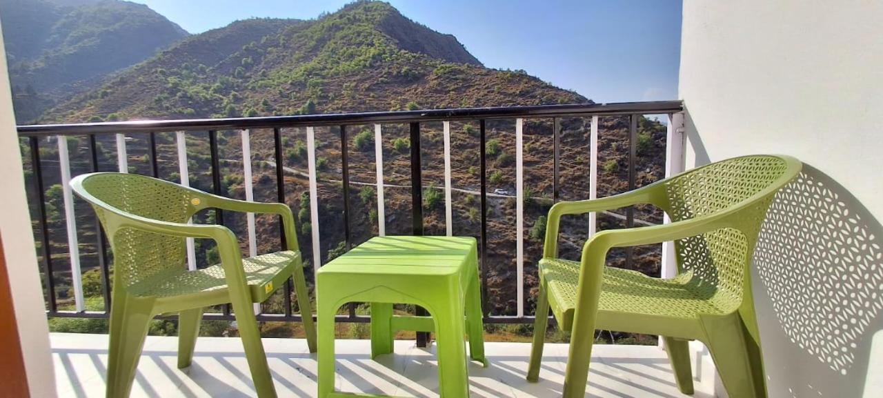 Parvatiya Homestay Мусори Екстериор снимка