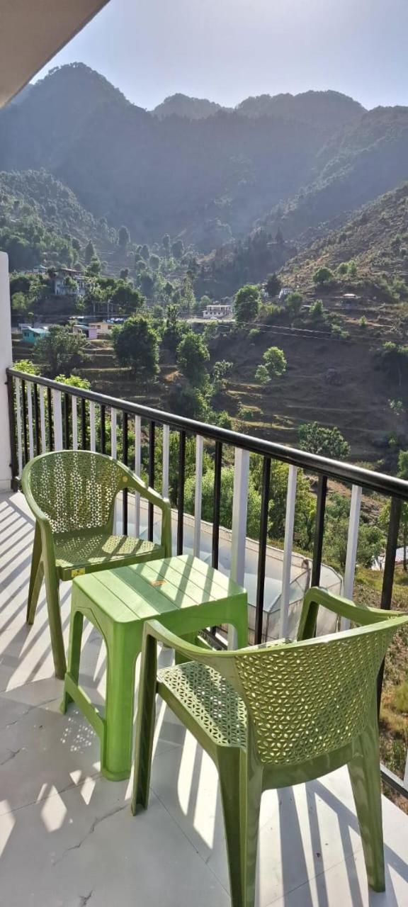 Parvatiya Homestay Мусори Екстериор снимка