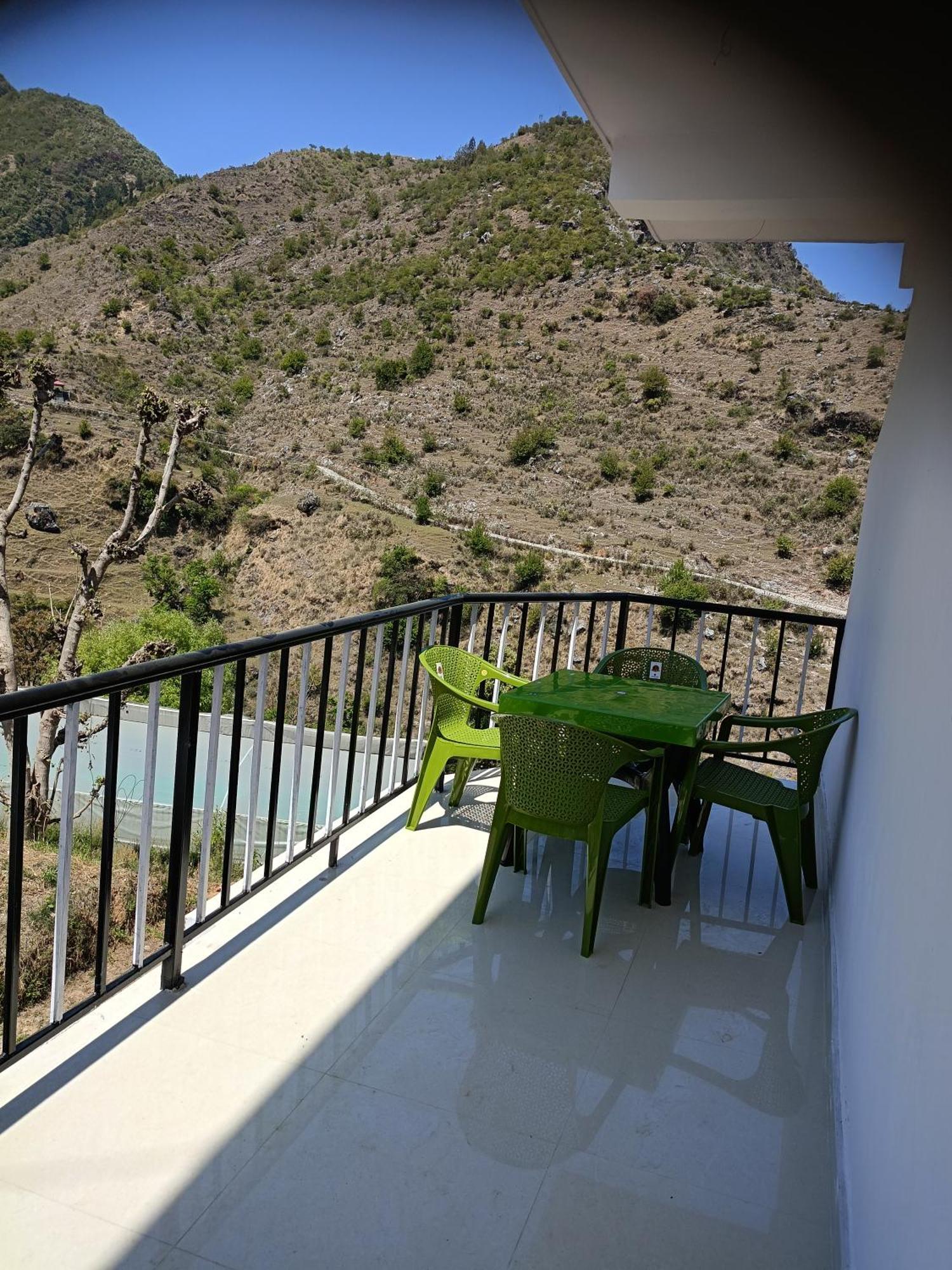 Parvatiya Homestay Мусори Екстериор снимка